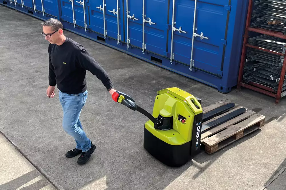 Li-Ion Low-lift Pallet Truck